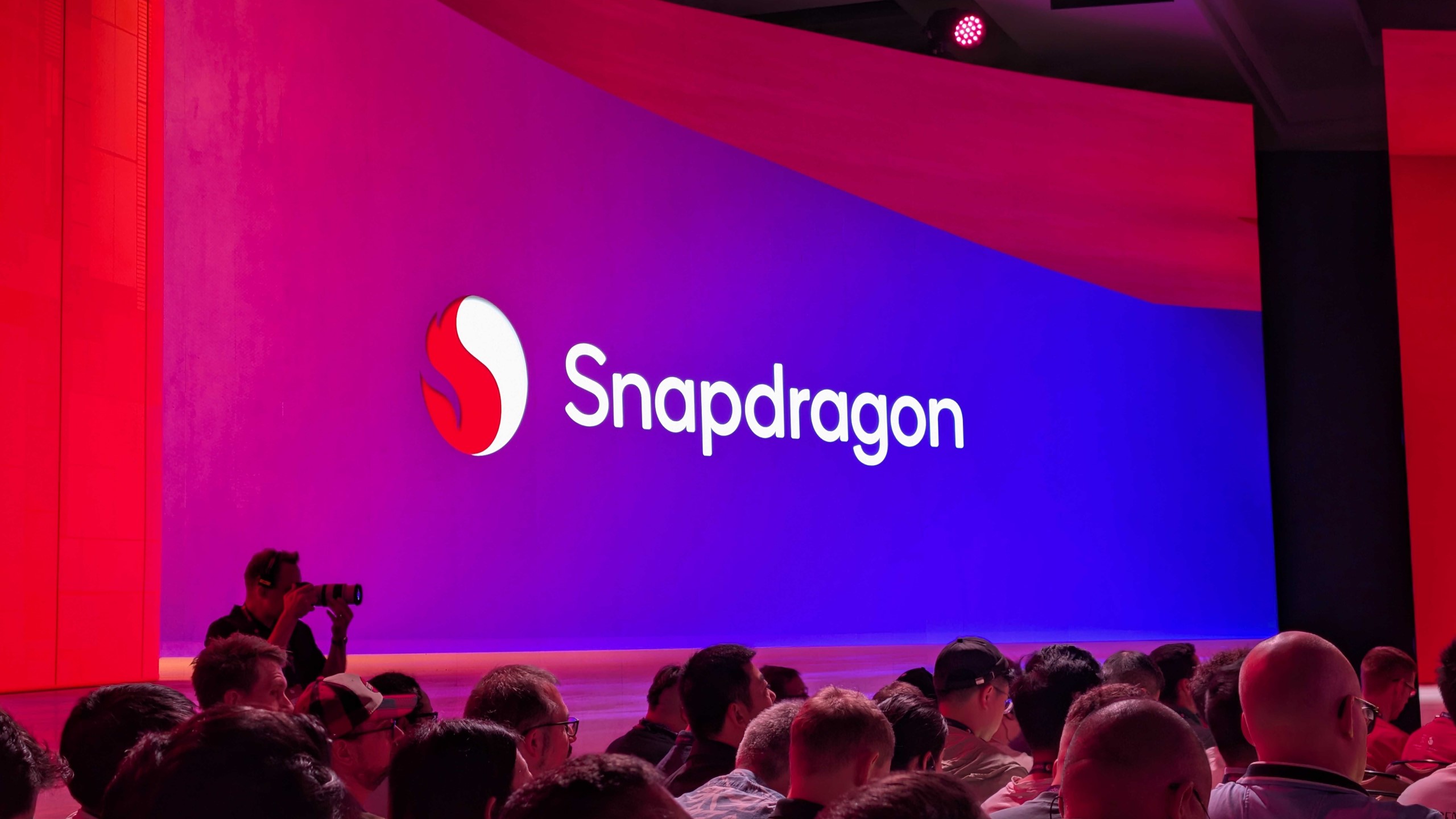 logotipo do snapdragon summit 2024