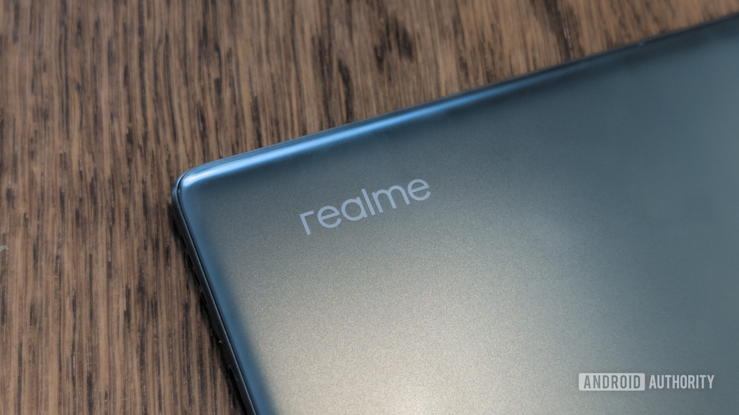 Realme GT 6 Razor Verde Logotipo Realme