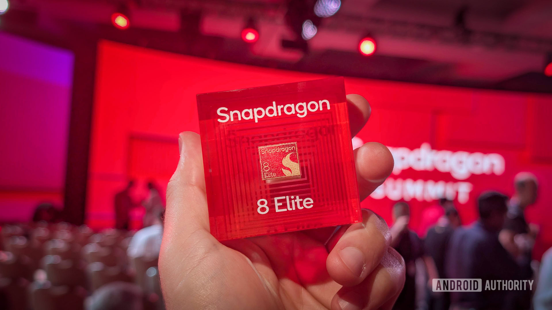 Chip Snapdragon 8 Elite em mãos