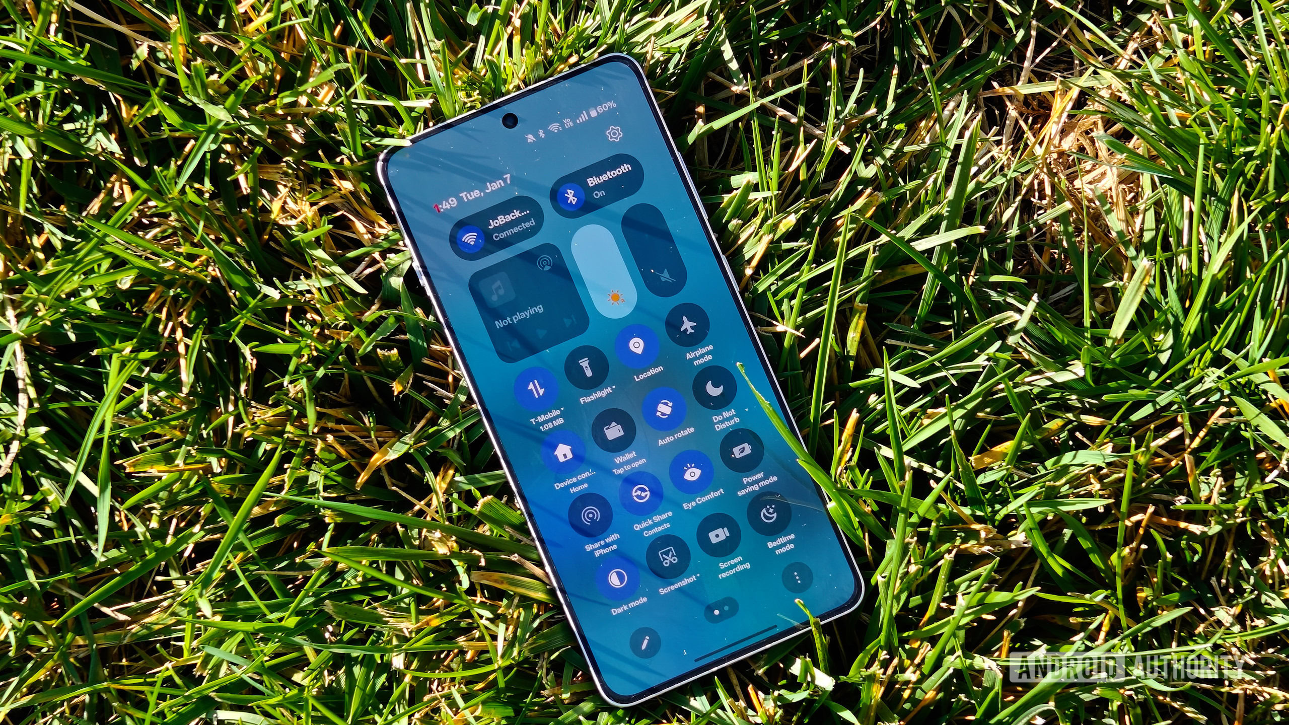 OnePlus 13R Review Image Blehtness Outdoor OnePlus 13R Review Image Blehtness Outdoor