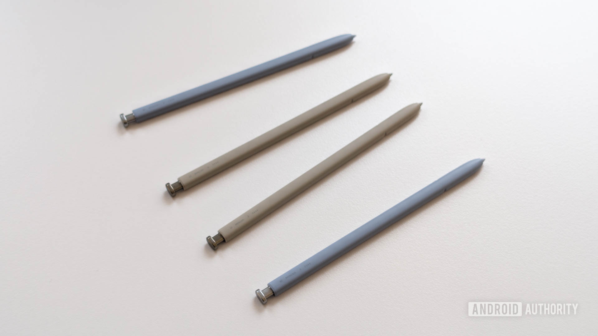 Quatro canetas stylus Samsung Galaxy S25 Ultra S Pen em duas cores