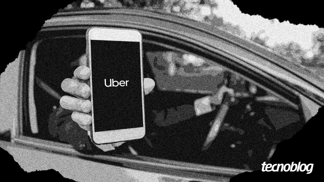 Ilustração que mostra um celular com o app Uber segurado por uma pessoa dentro de um carro. Na parte inferior direita, o logotipo do "tecnoblog" é visível.
