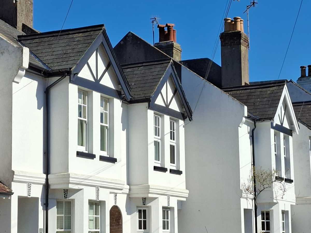 Samsung Galaxy A56 camera sample 4x houses