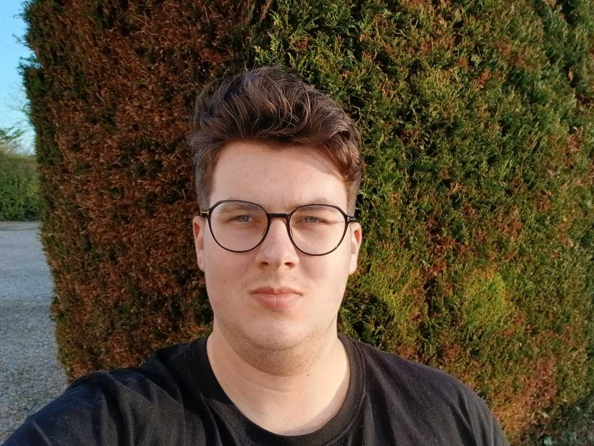 Galaxy A16 Selfie Shot