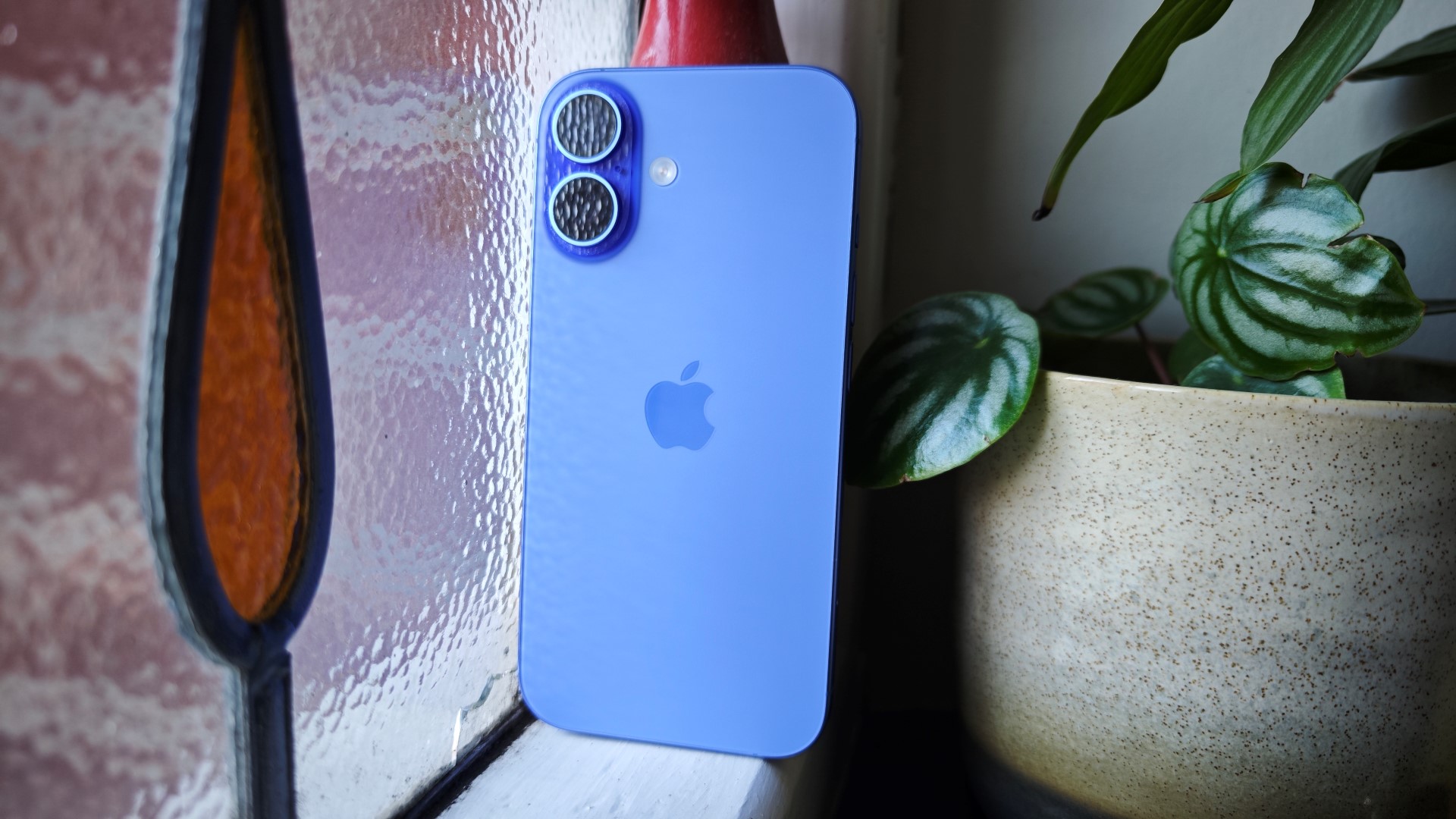  iPhone 16 - A more affordable option