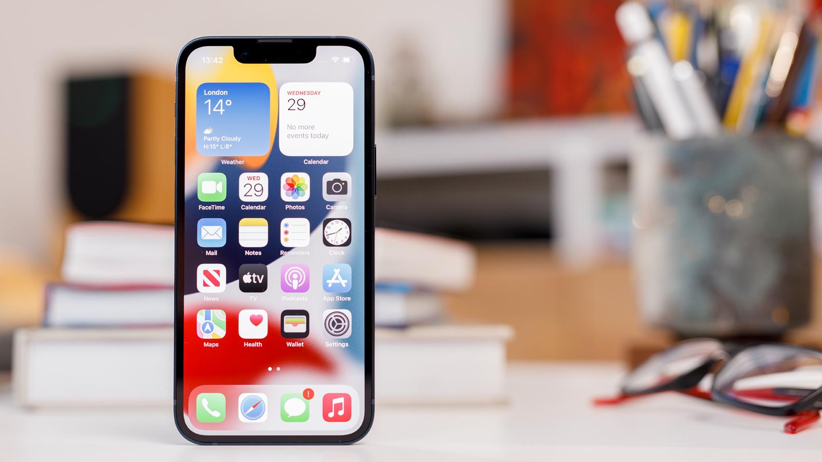  iPhone 13 mini - Best small iPhone