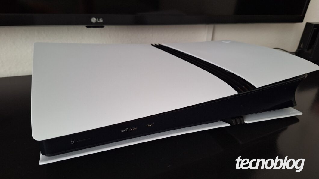 Imagem do console PlayStation 5 Pro