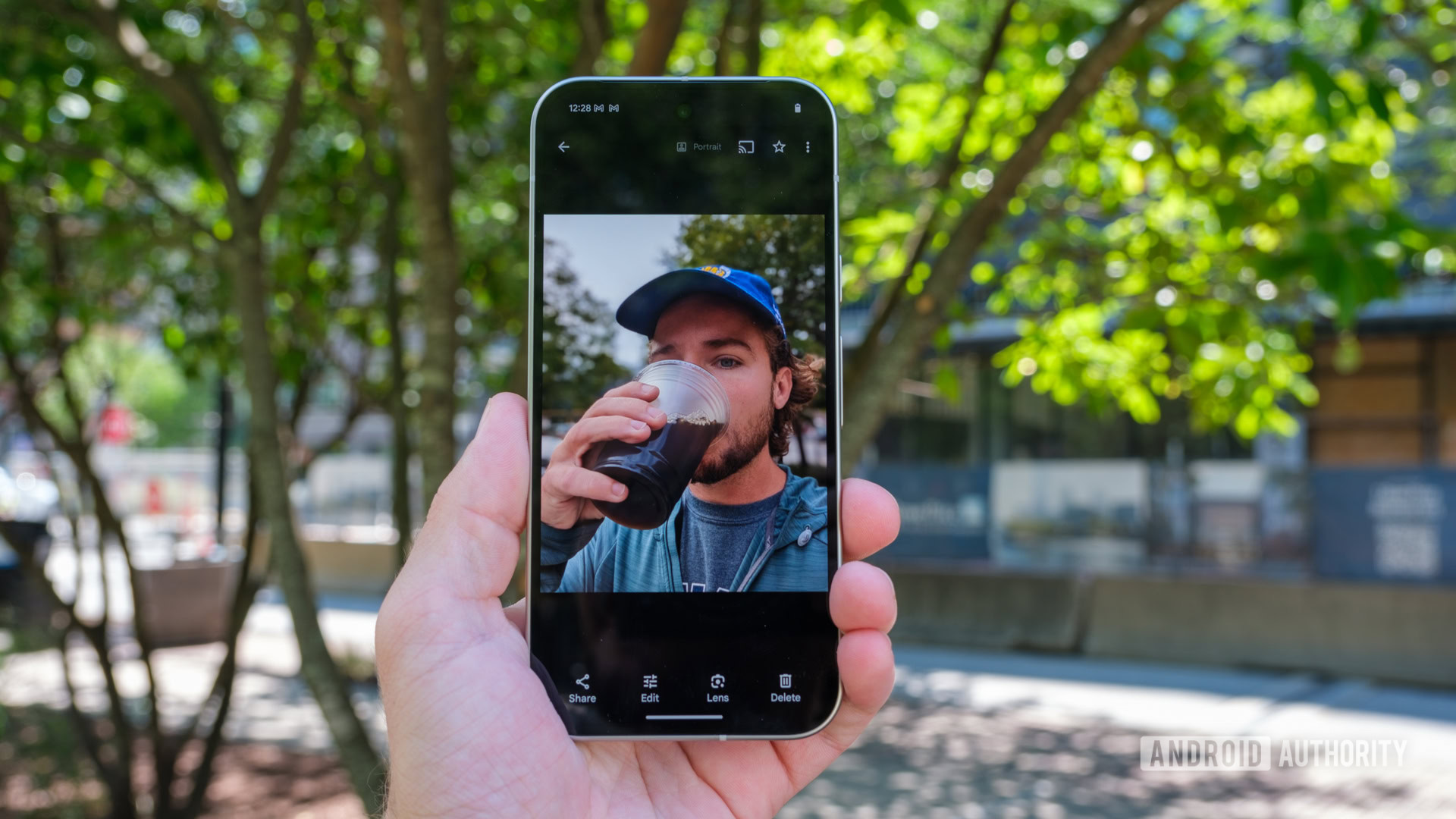 Selfie do Google Pixel 9 Pro XL no aplicativo de fotos