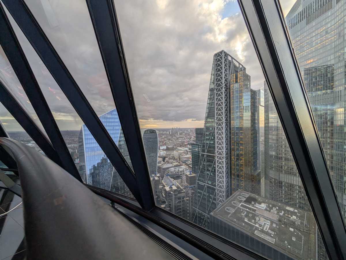 Google Pixel 9 Pro camera sample zoom 0point5x