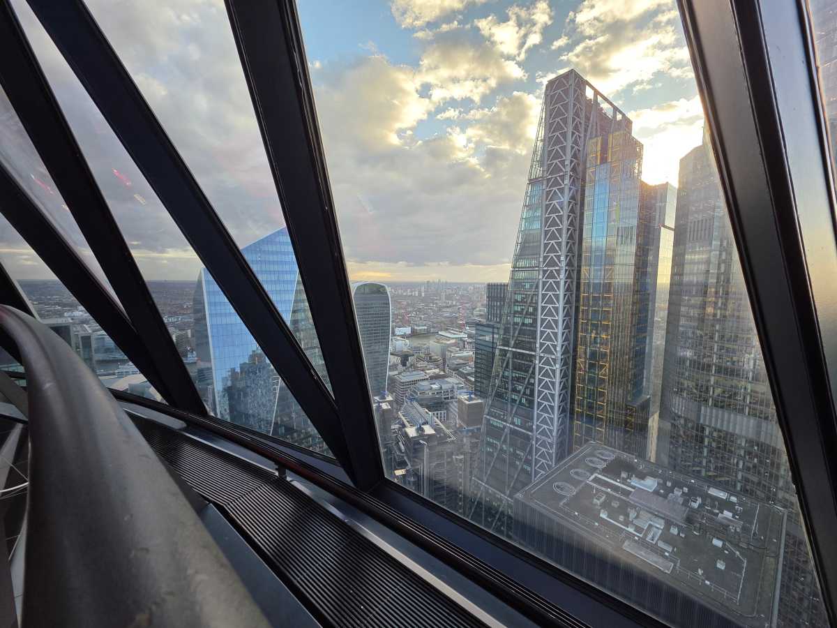 Samsung Galaxy S25 Ultra camera sample zoom 0point6x