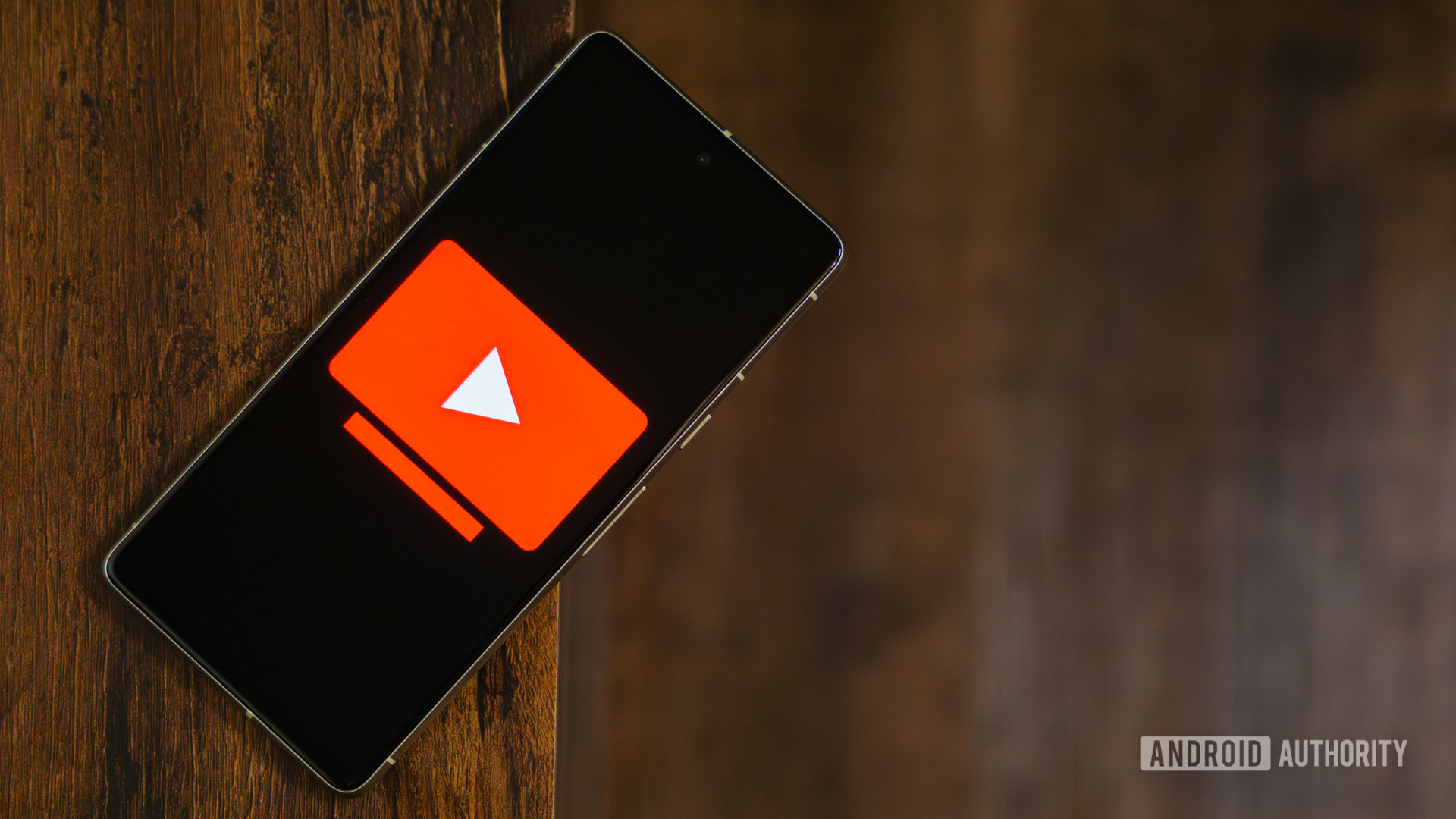 Foto stock do logotipo do YouTube TV em smartphone (1)