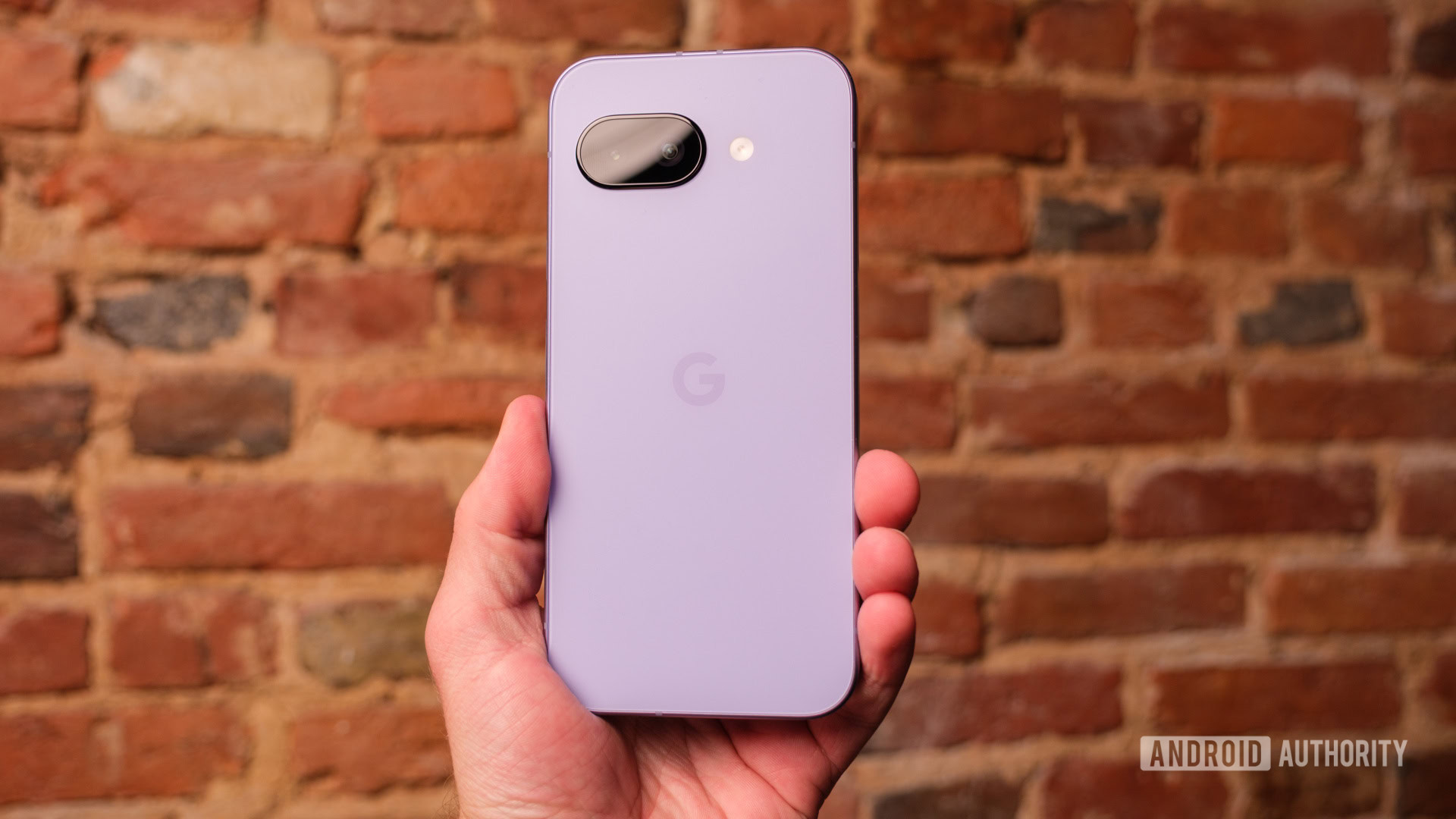 Google Pixel 9A em mãos Google Pixel 9A em mãos