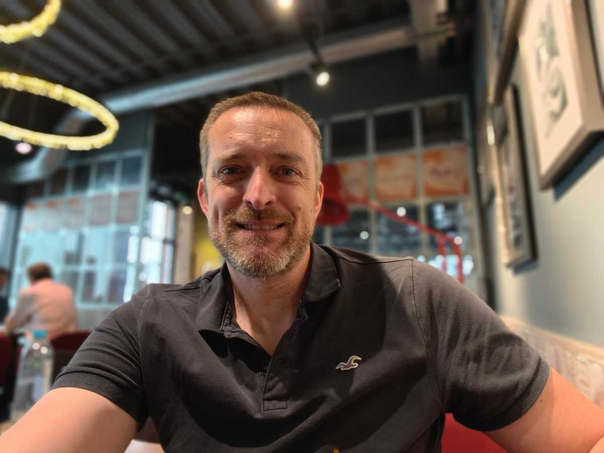 Motorola Edge 60 selfie camera sample