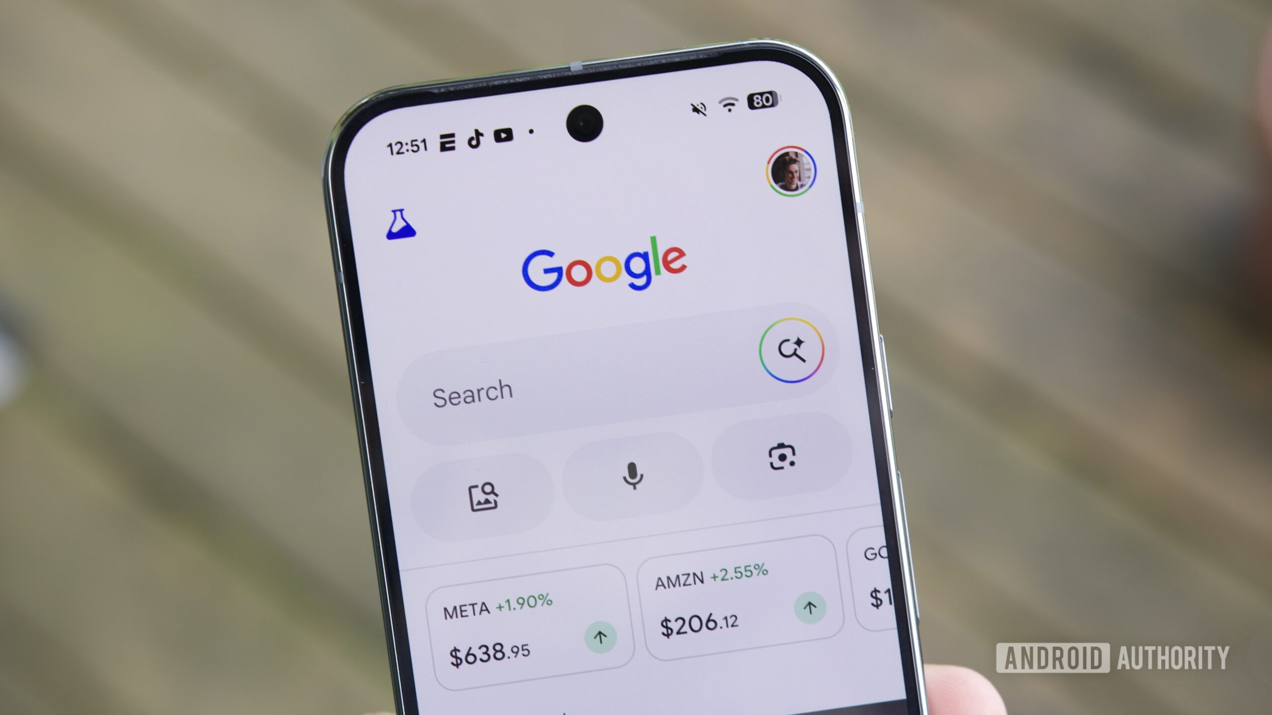 modo google ai vs google search hero foto 4 O Google app mostrando o botão Modo AI.