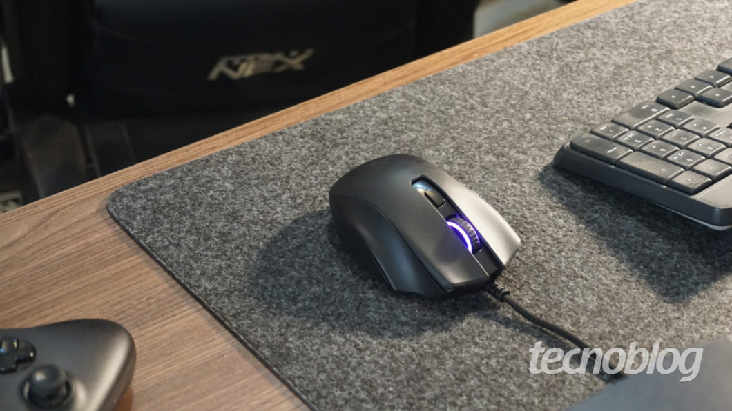Razer Naga X (Imagem: Andr&eacute; Foga&ccedil;a/Tecnoblog)