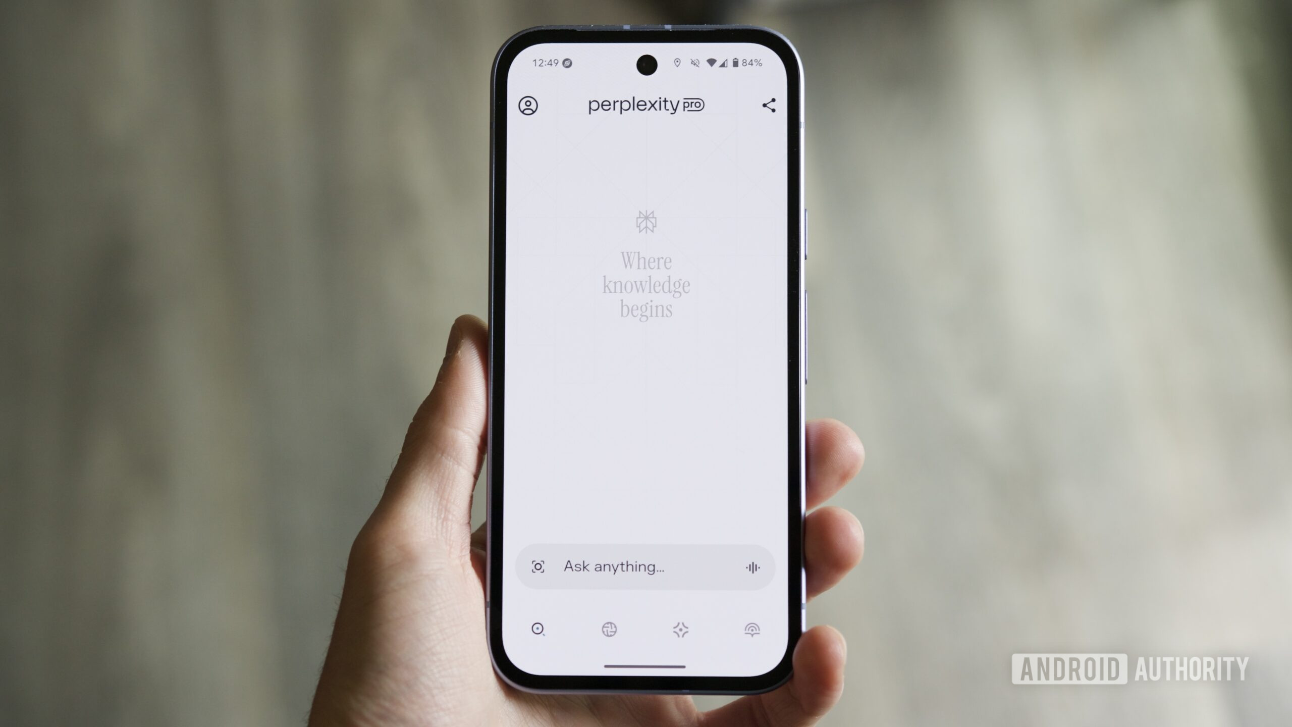 O aplicativo Perplexity rodando em um Google Pixel 9a.