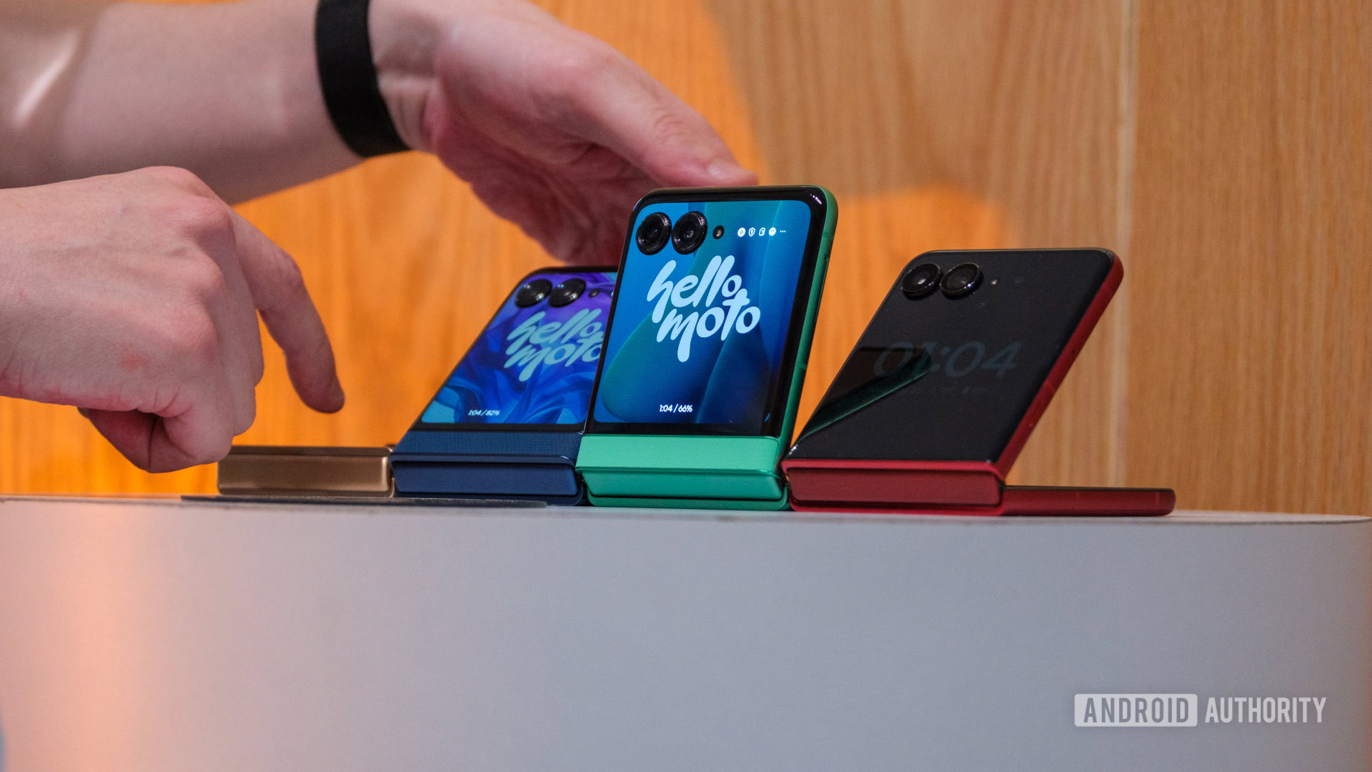 Motorola Razr 2025 Series na tabela Motorola Razr 2025 Series na tabela