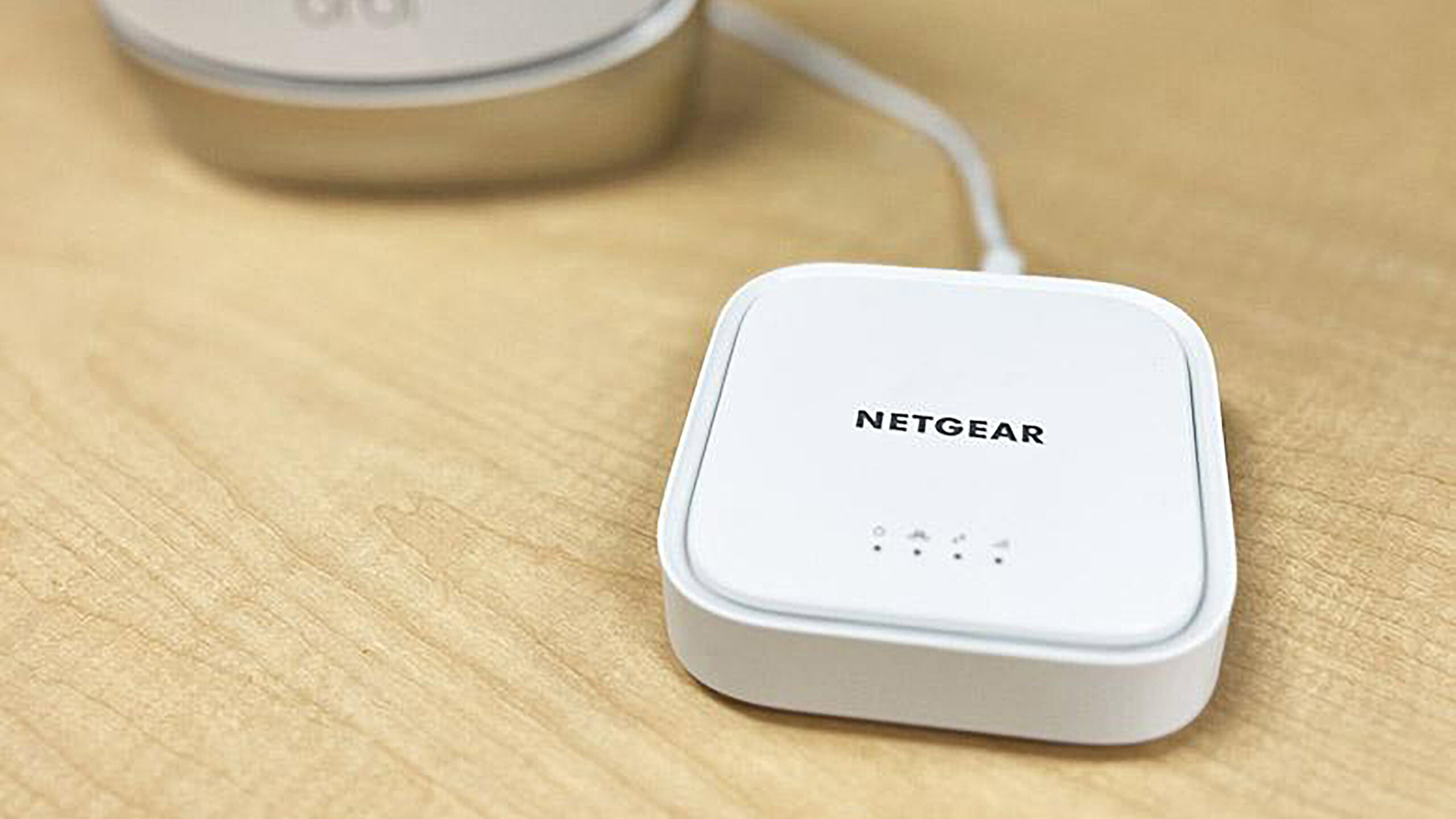 Netgear 4G LTE Broadband Modem (LM1200) Imagem em destaque