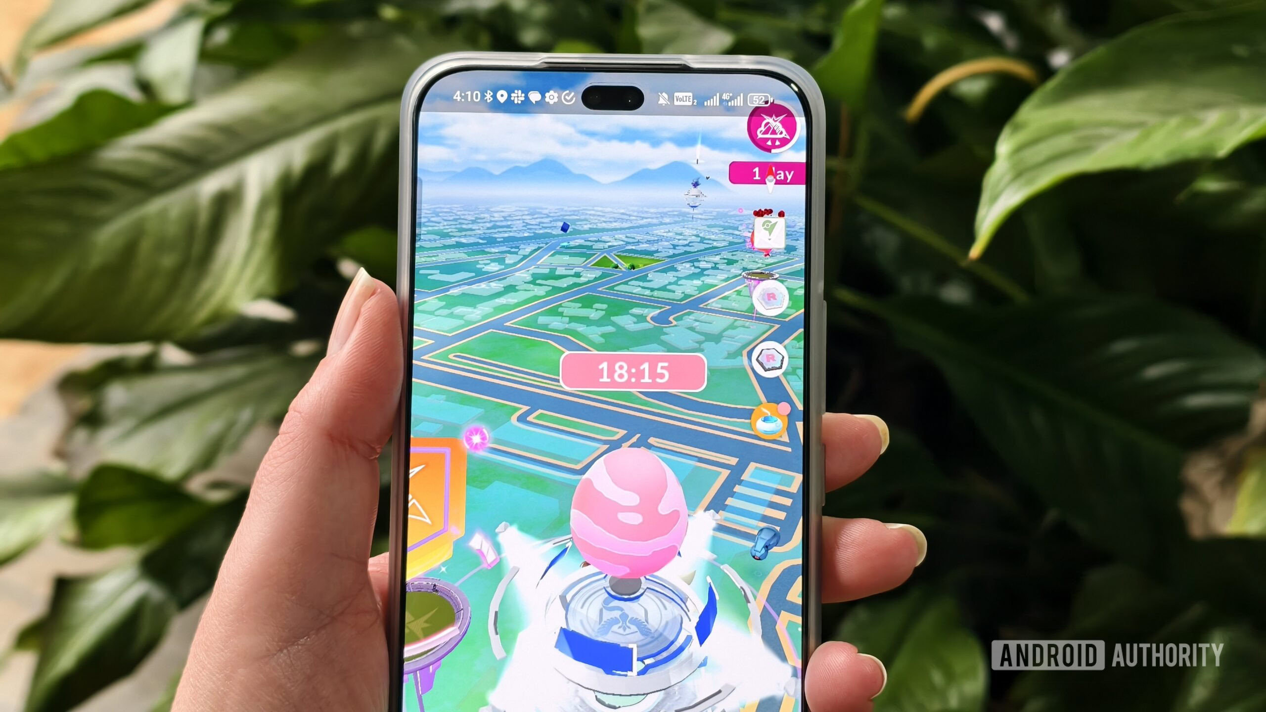 Pokemon v&aacute; em um smartphone com uma academia na tela