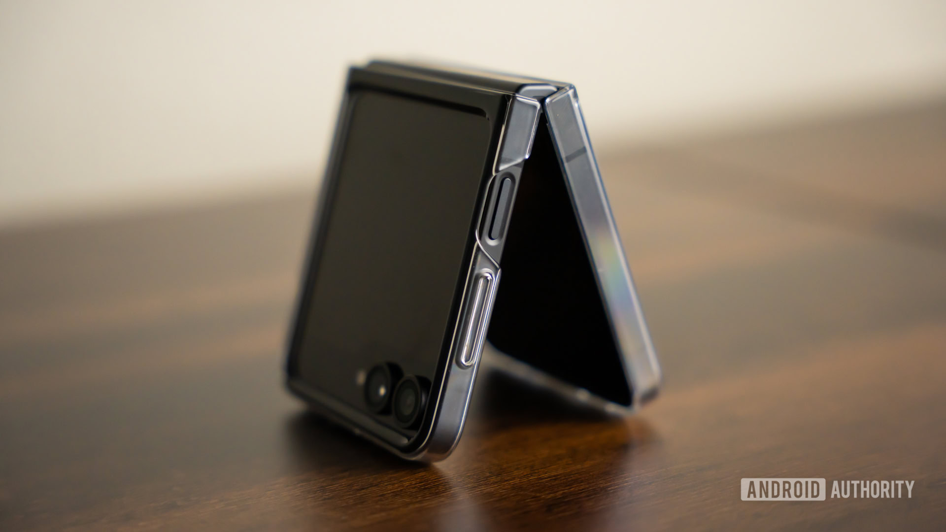 Caso de flucha da Samsung para Galaxy Z Flip 6 (9)