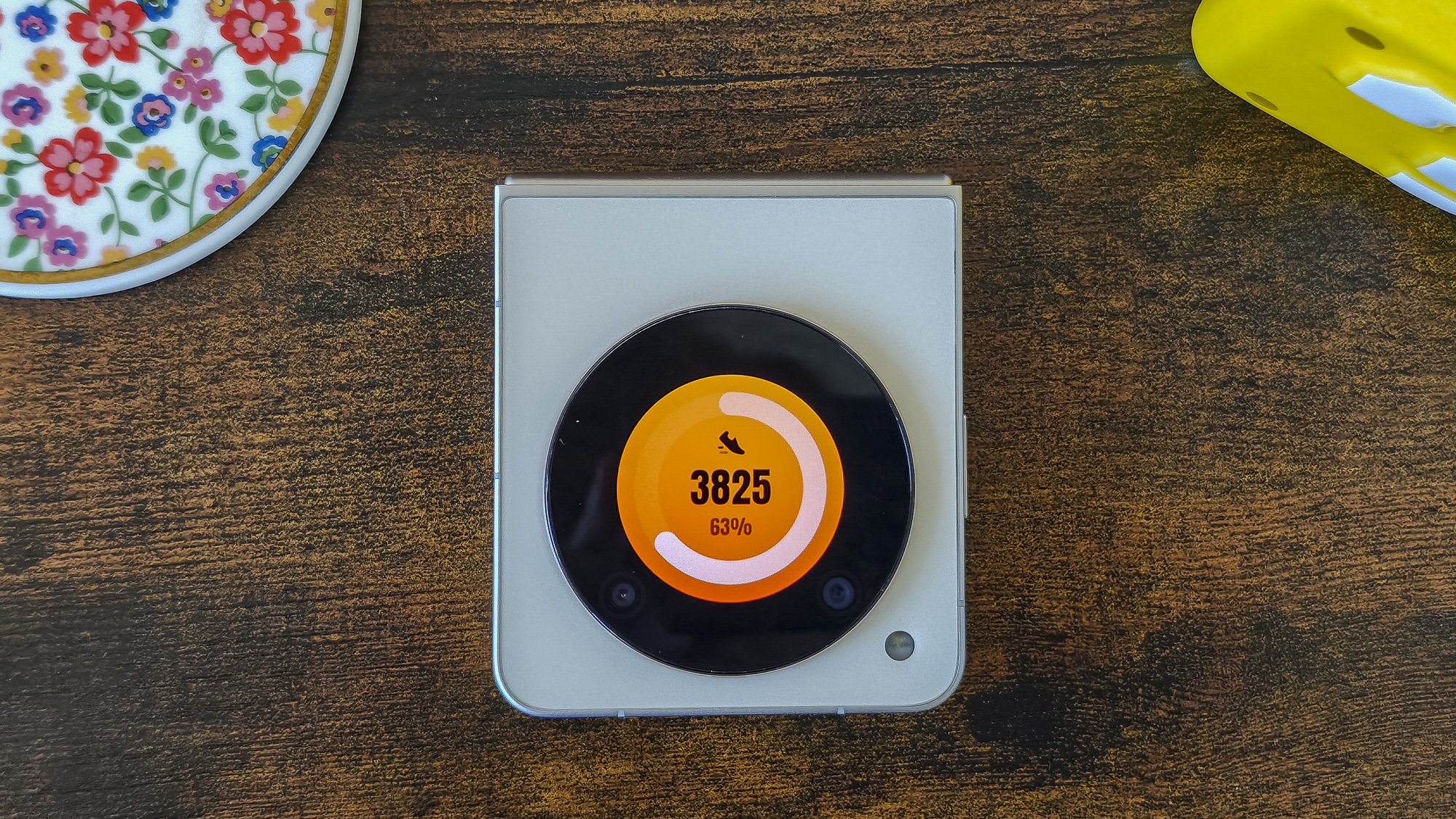 Nubia Flip 5G - Best Budget Flip Phone