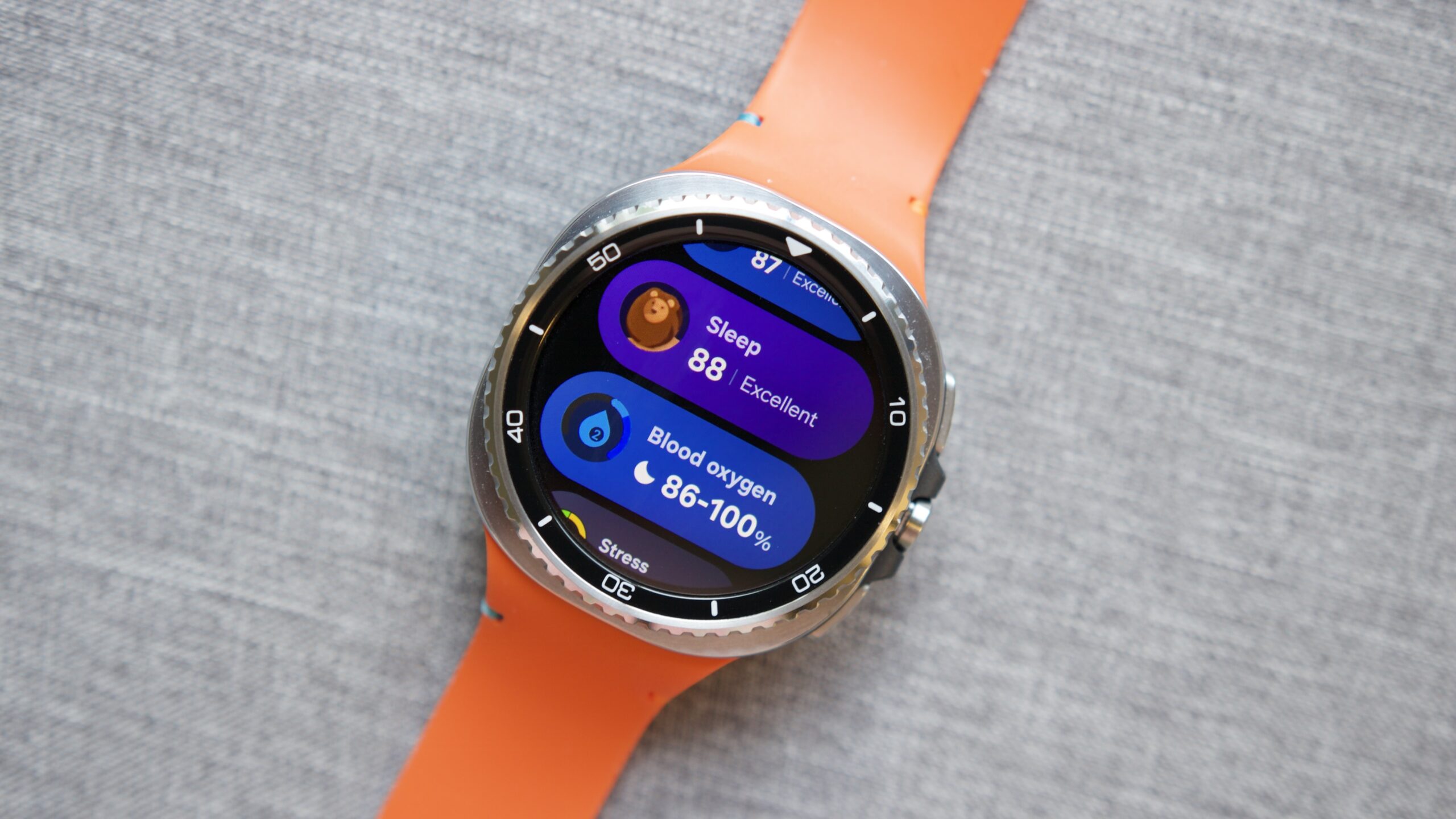 Vários blocos no One UI 8 Watch, conforme mostrado no Galaxy Watch 8 Classic.