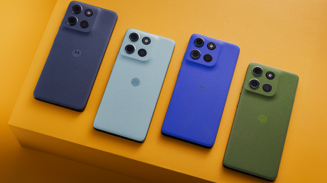 Celulares Motorola sobre mesa