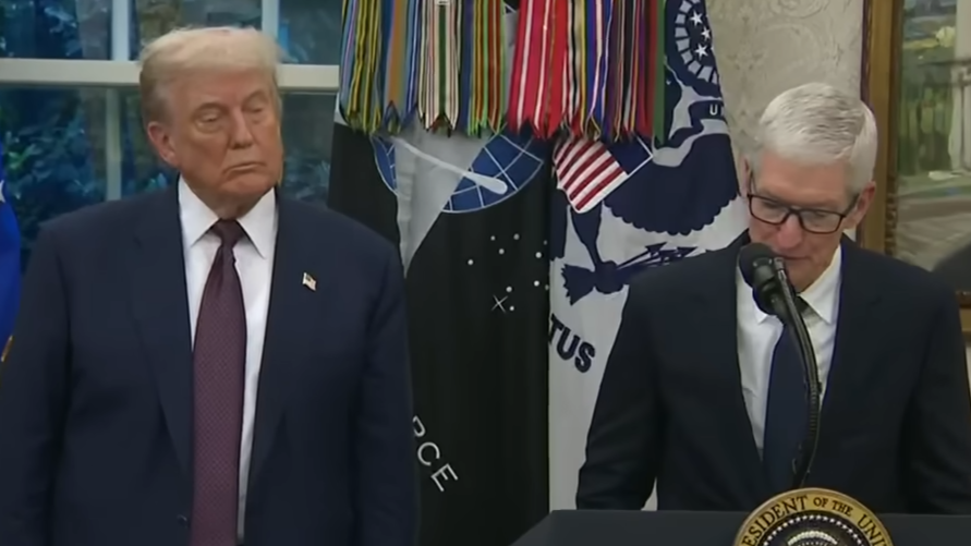 Donaldo Trump e Tim Cook na Casa Branca