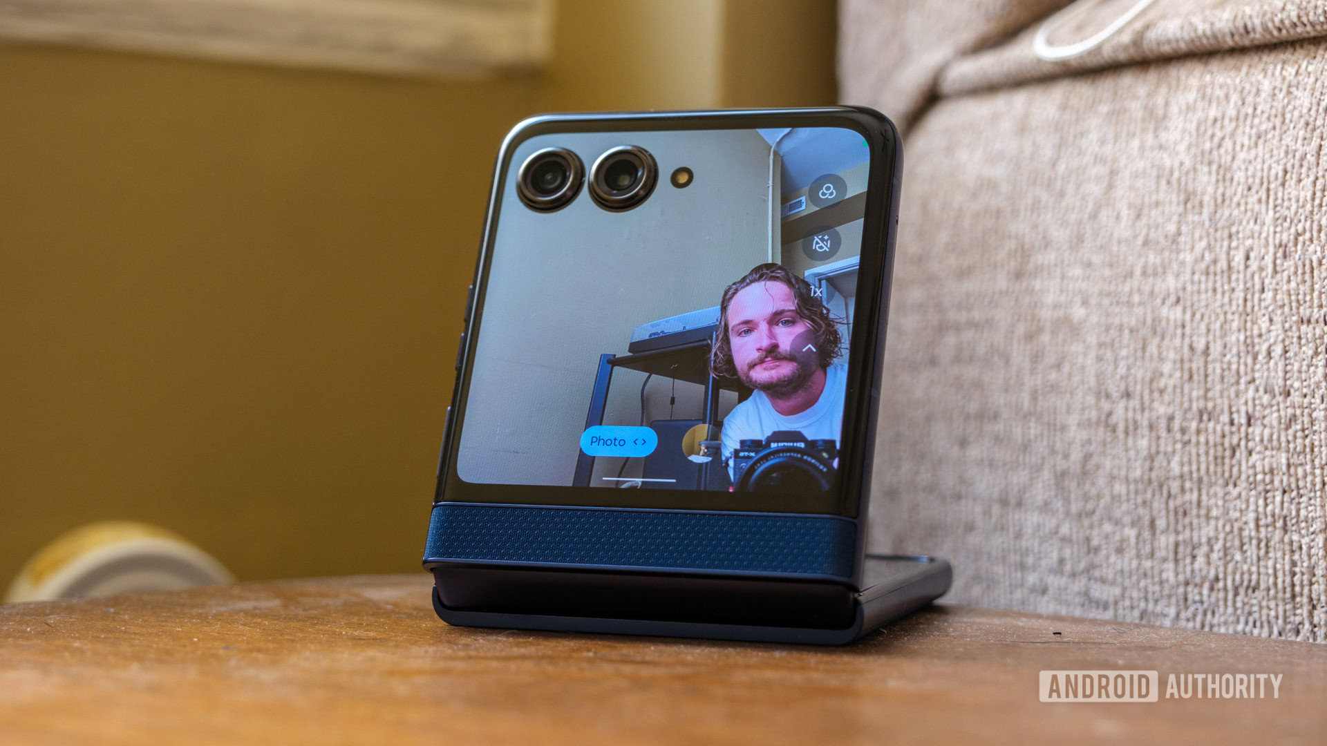 Câmeras Motorola Razr 2025 Open Câmeras Motorola Razr 2025 Open