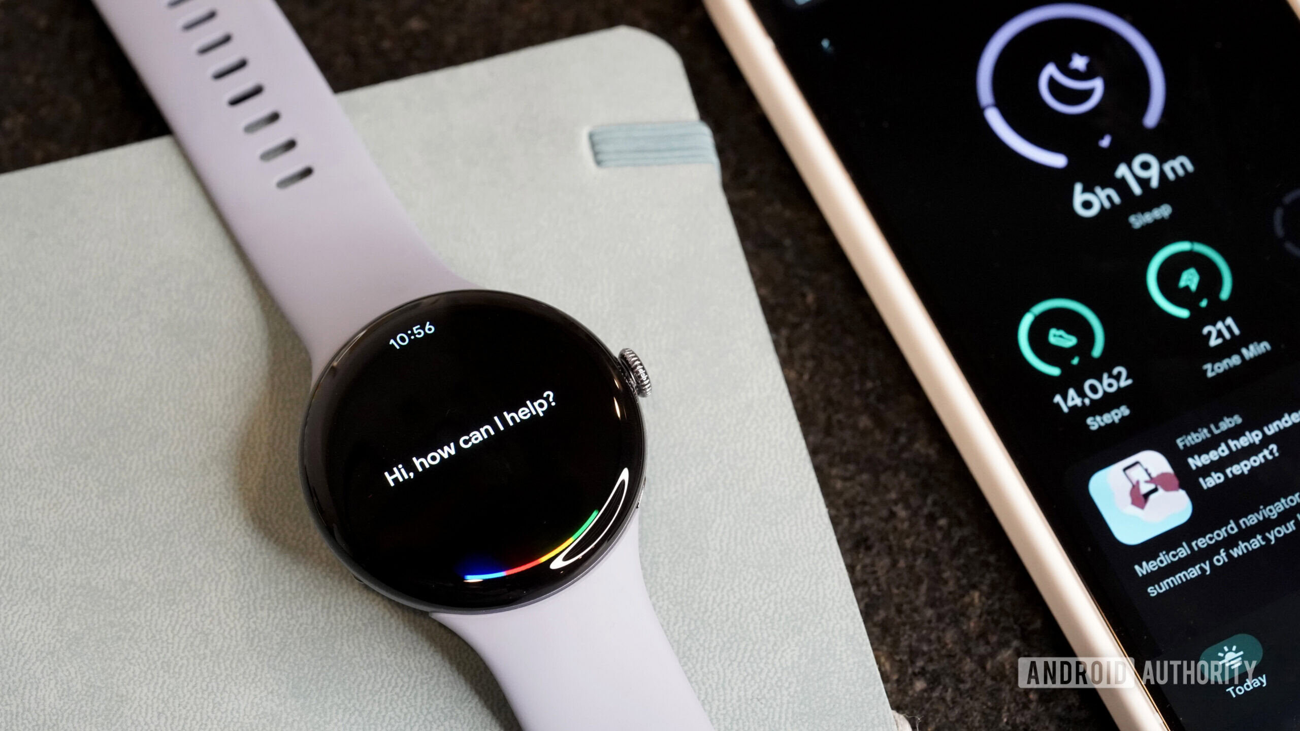 Um Pixel Watch 4 exibe Gêmeos.