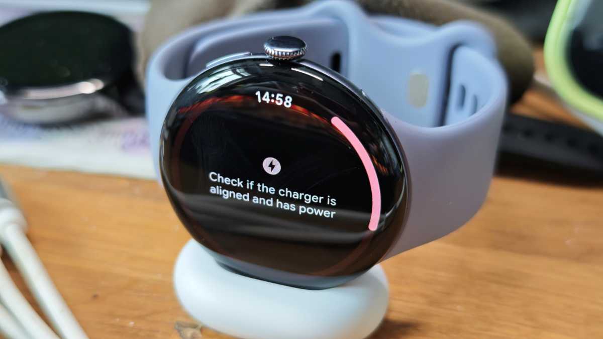 Pixel Watch 4 quick charge dock