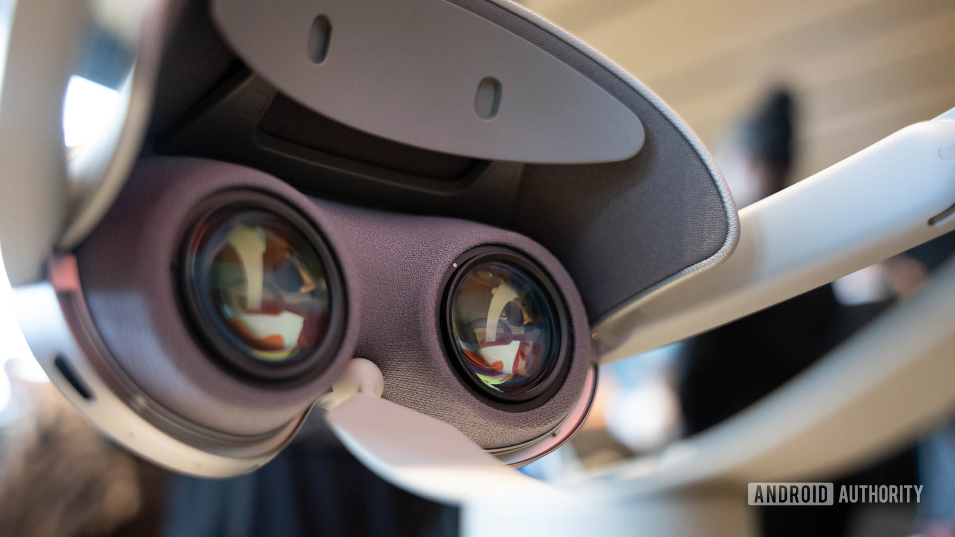 Perfil lateral das lentes Samsung Galaxy XR