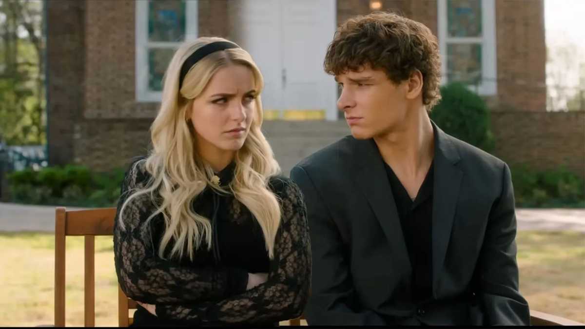 Mckenna Grace and Mason Thames