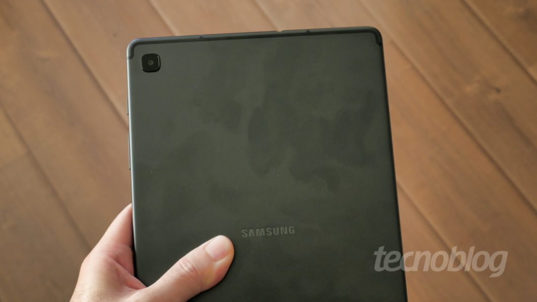 Galaxy Tab S6 lite tem única câmera de 8 MP na traseira