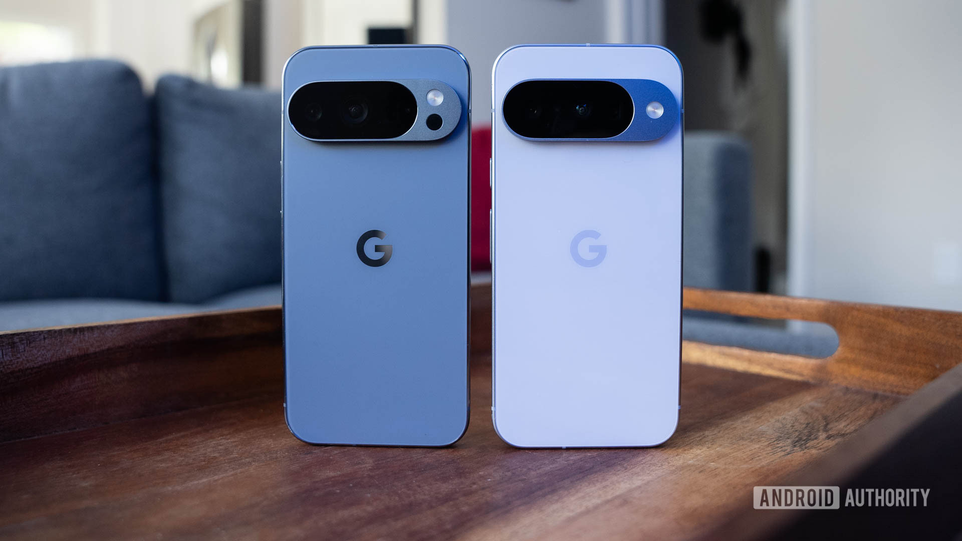 Google Pixel 10 em Frost vs Google Pixel 10 Pro em Moonstone (5 de 5)