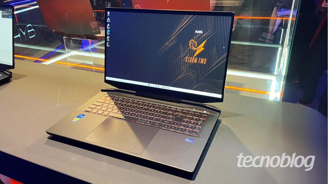 Notebook gamer Avell Storm Two (imagem: Emerson Alecrim/Tecnoblog)