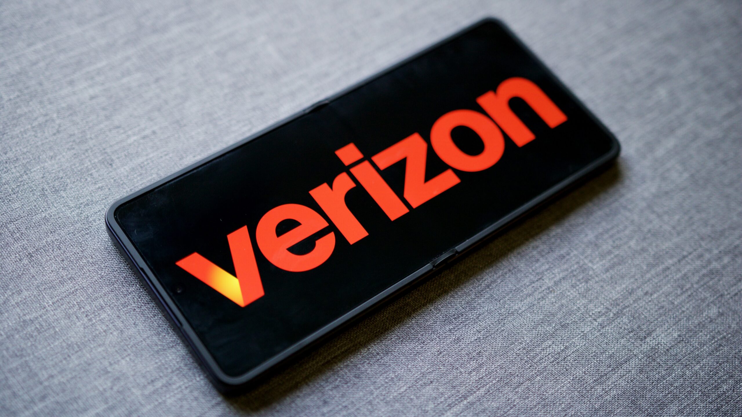 herói do logotipo da verizon, agosto de 2025 2 Logotipo da Verizon exibido em um telefone Android.