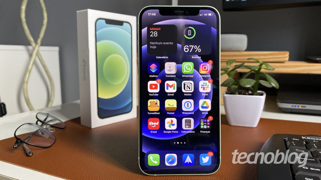 iPhone 12 (Imagem: Darlan Helder/Tecnoblog)