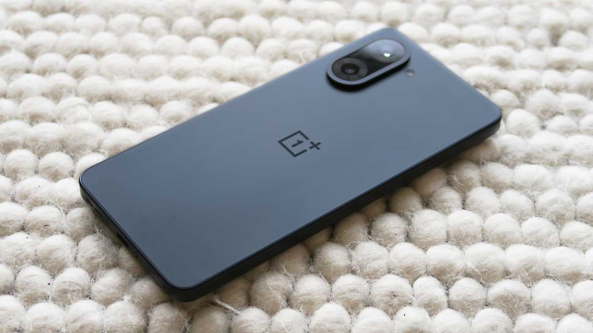 OnePlus Nord CE 5 REVIEW back angled rug