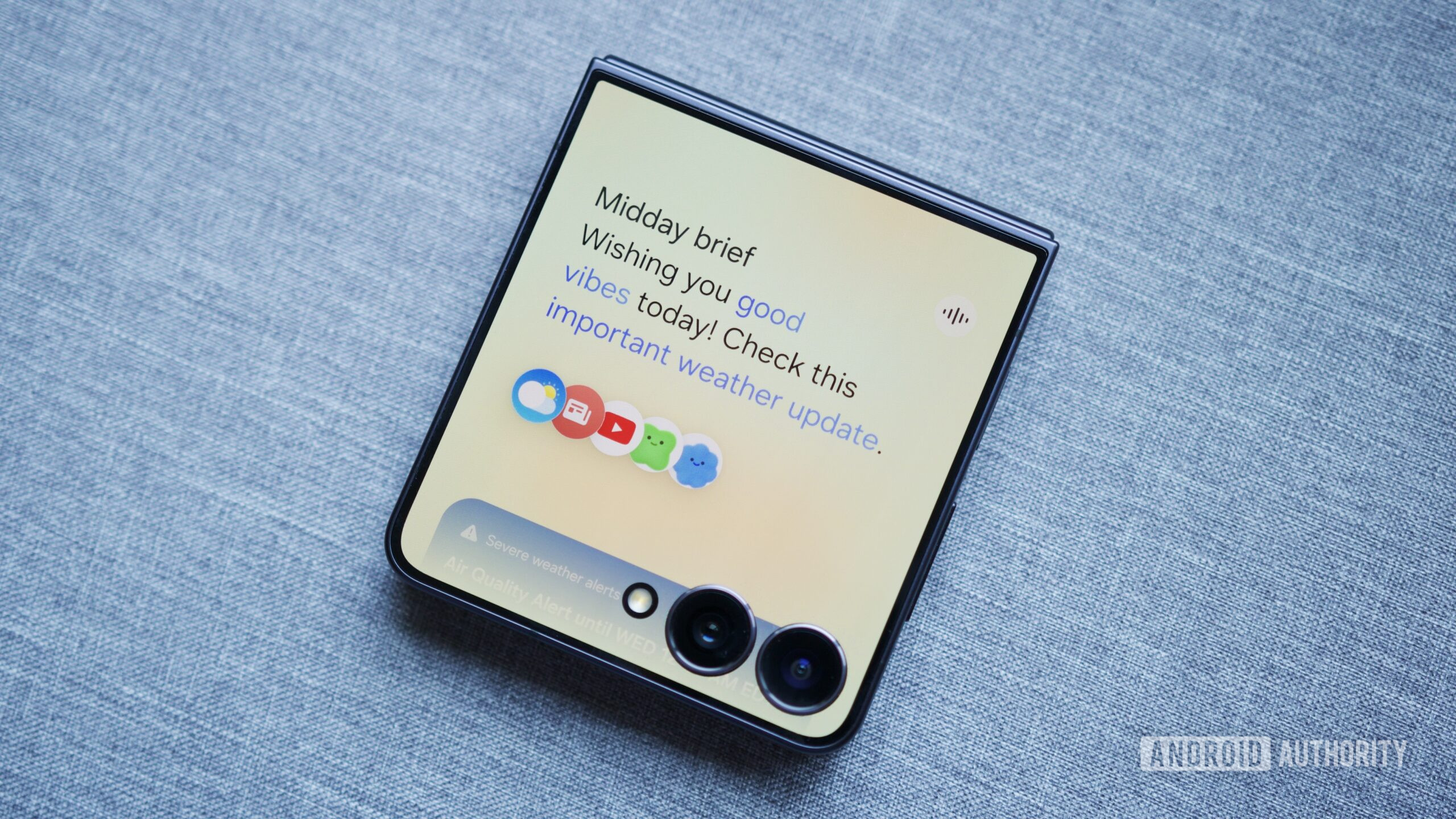 Agora breve execu&ccedil;&atilde;o na tela externa do Galaxy Z Flip 7.