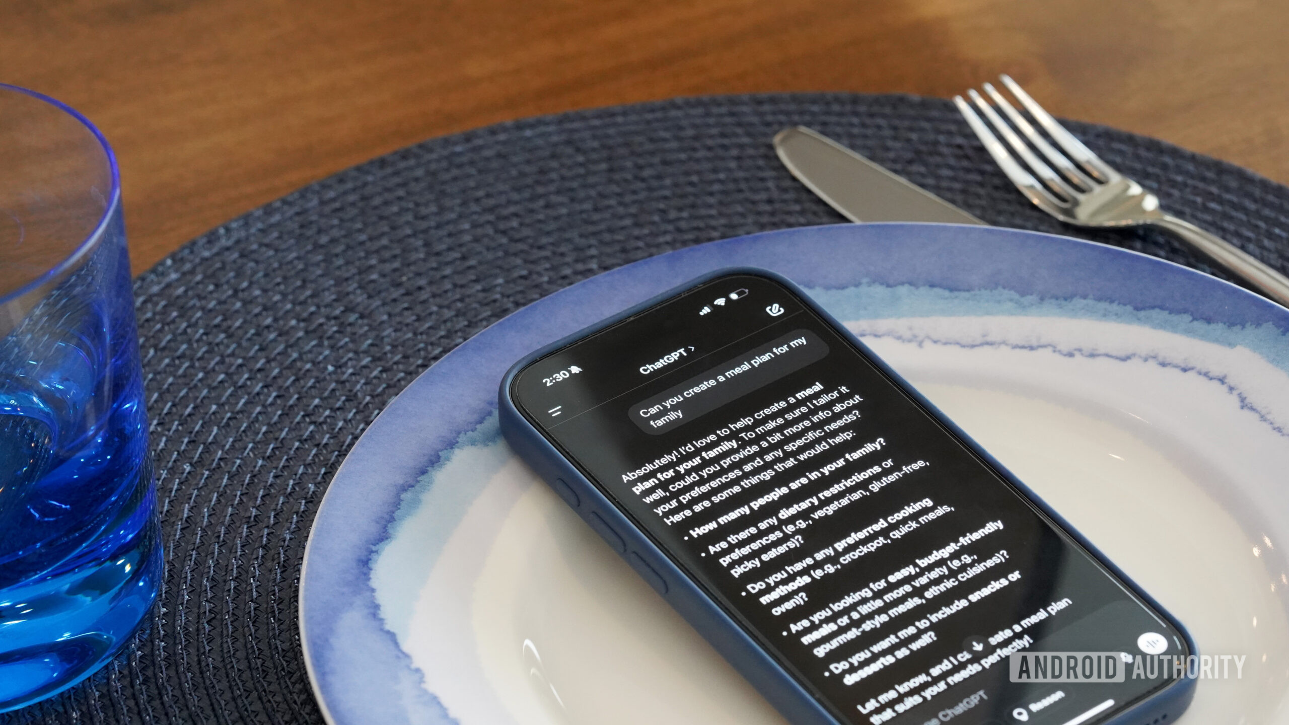 Plano de refeições ChatGPT AniPhone exibe um usuário solicitando ao ChatGPT para criar um plano de refeições.