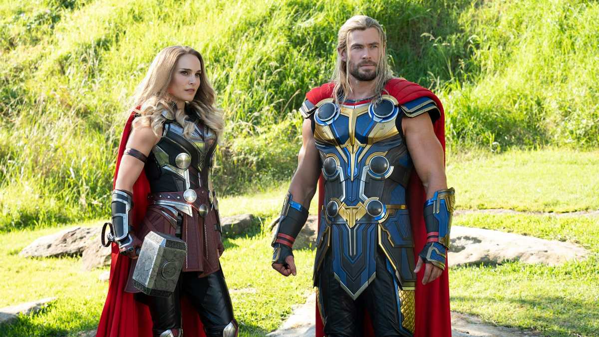 Thor Love and Thunder - Thor and Jane