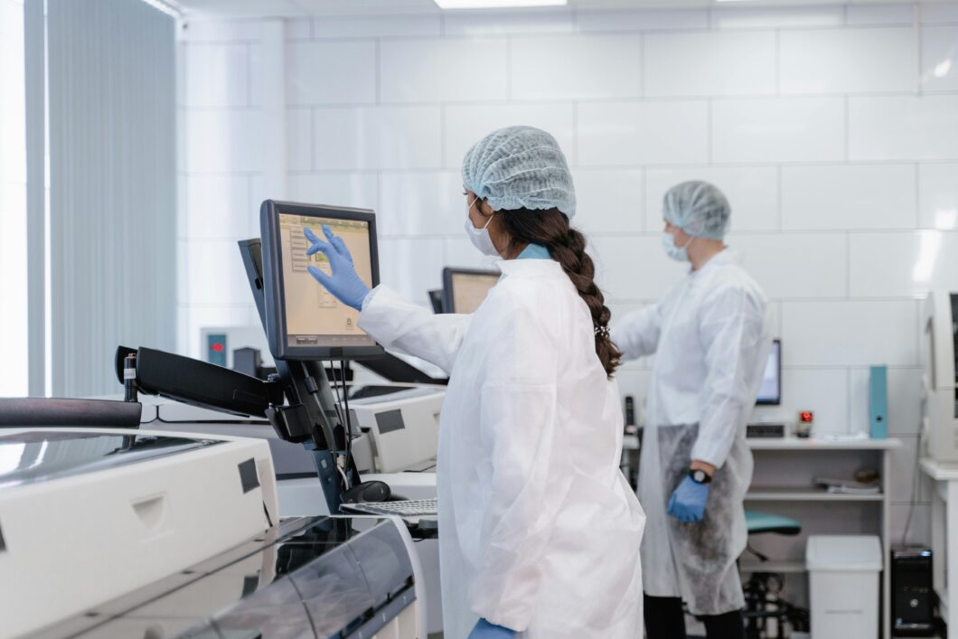 Ilustração de uso de tecnologia em clínica