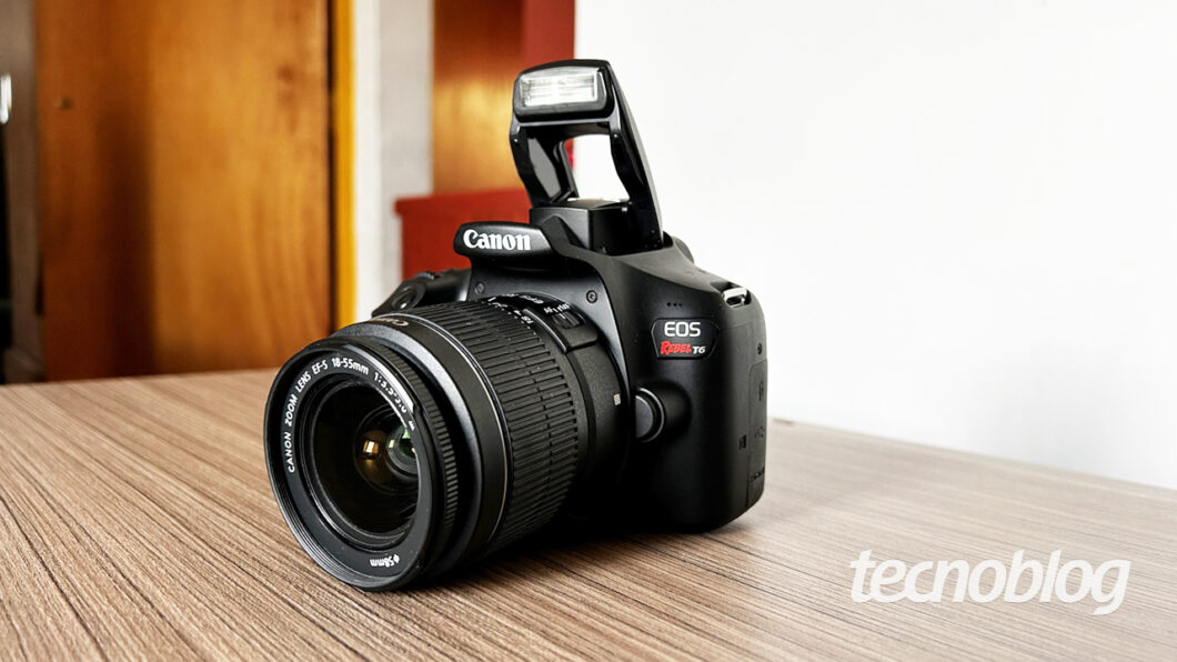 C&acirc;mera DSLR Canon Rebel T6 (imagem: Emerson Alecrim/Tecnoblog)