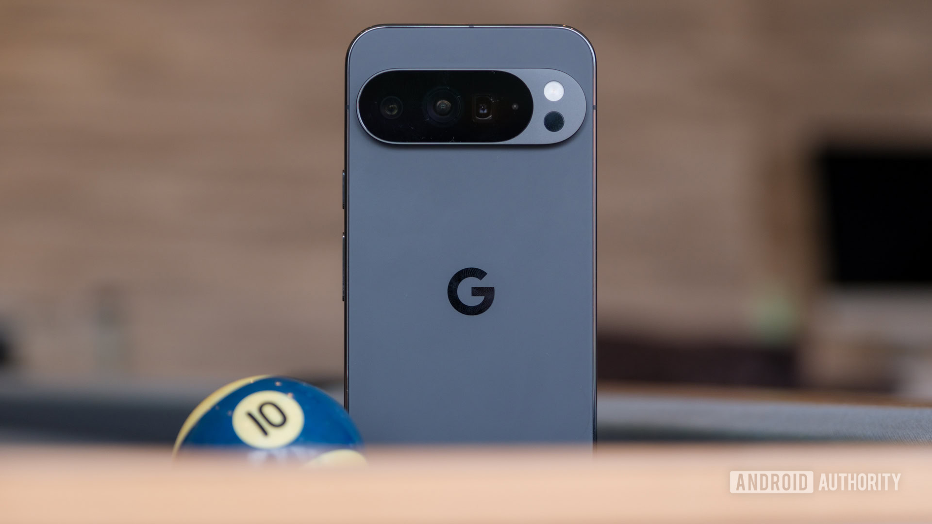 C&acirc;mera Google Pixel 10 Pro XL com bola de sinuca