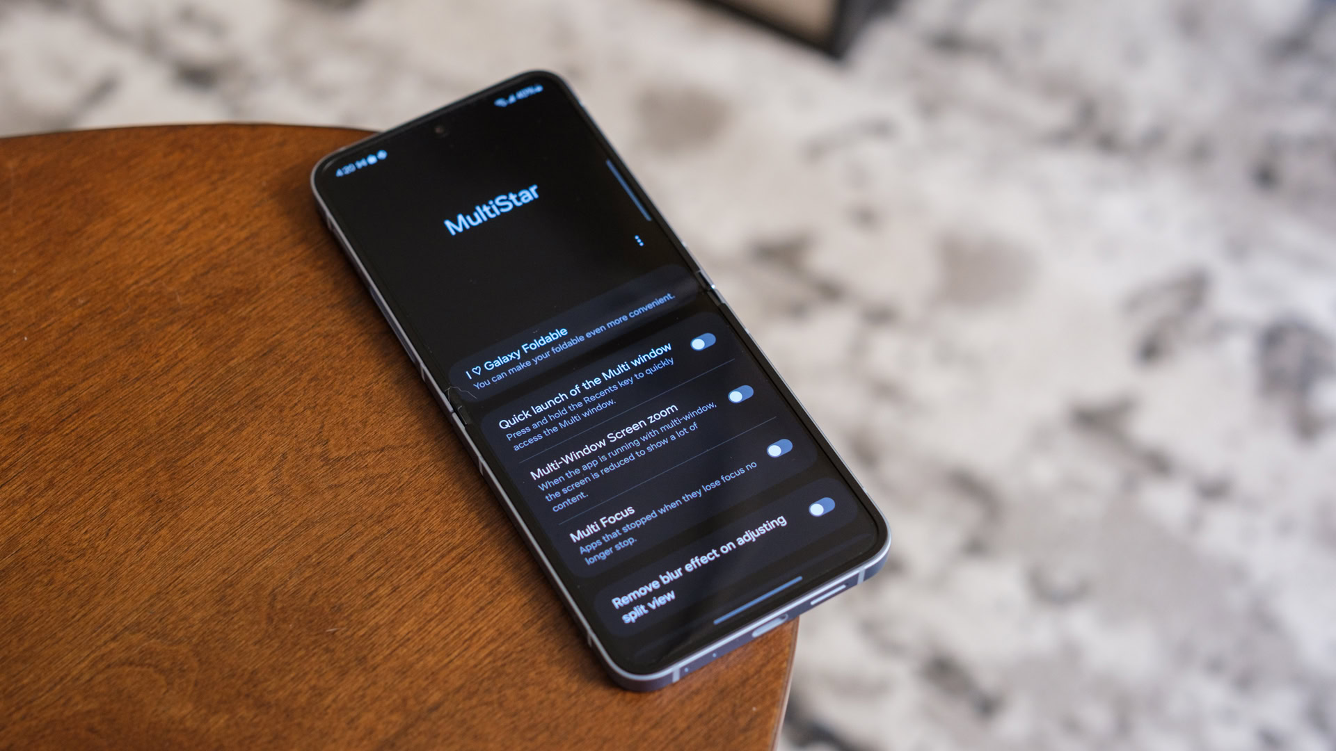 Samsung Galaxy Z Flip 6 Good Lock multiestrela