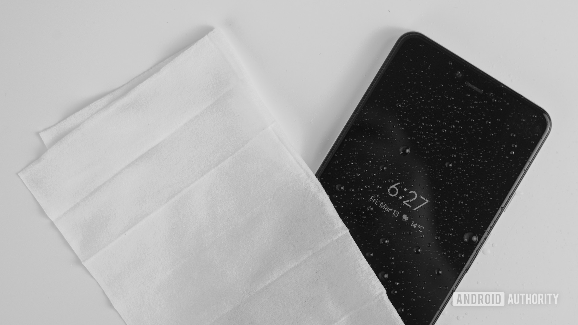 Telefone com len&ccedil;os desinfetantes 4