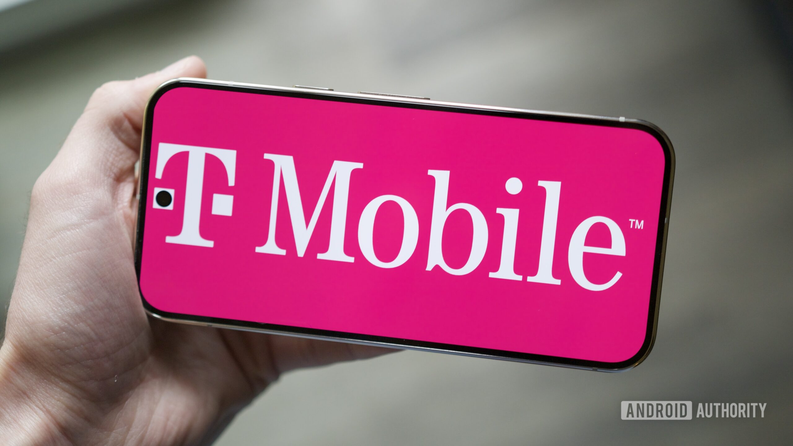 O logotipo da T-Mobile exibido em um telefone Google Pixel.