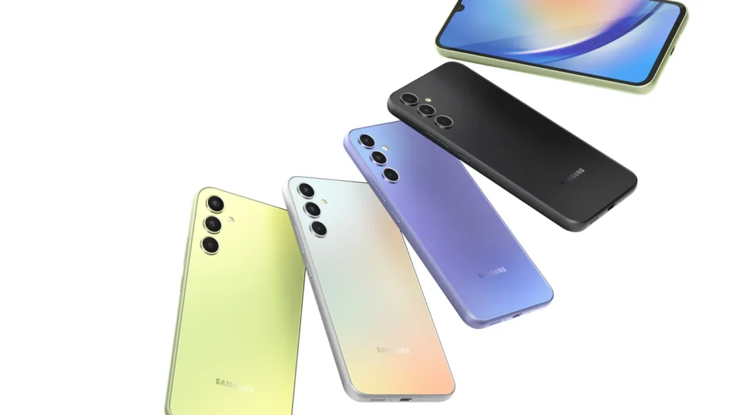 Imagem mostra alguns celulares Galaxy A34 e um fundo de cor branca