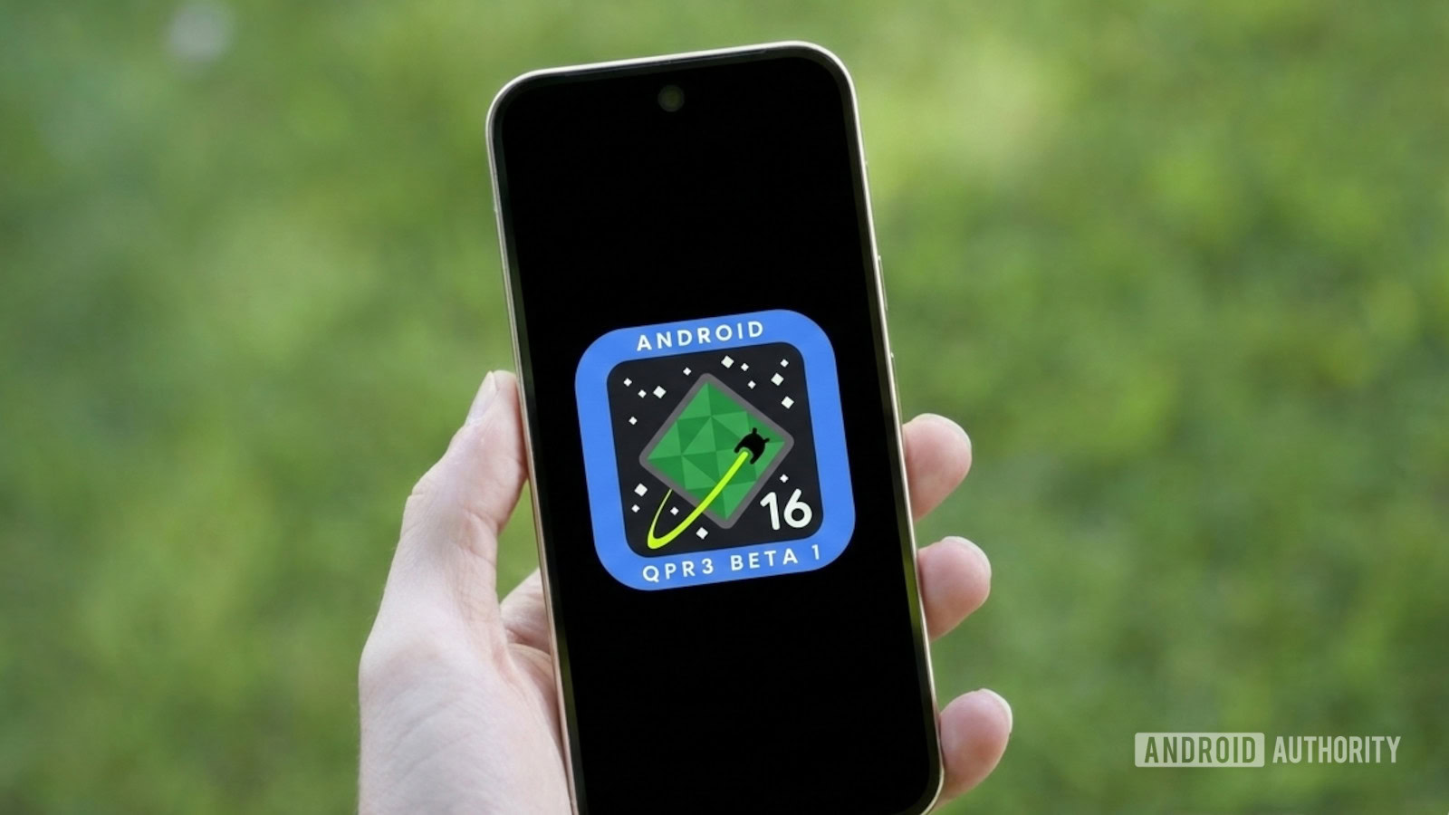 Logotipo do Android 16 QPR3 Beta 1 em um Pixel 10 2